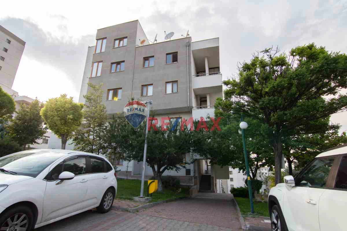 BAĞLICA BAŞKENT TERAS EVLER'DE KİRALIK 3+2 MÜSTAKİL GİRİŞLİ GENİŞ DAİRE