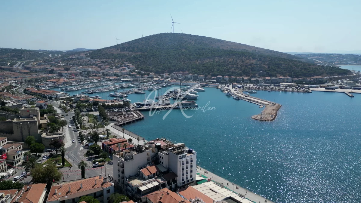 ÇEŞME’DE DENİZE SIFIR OTEL & RESTORAN YÜKSEK TABELA DEĞERİNE SAHİP