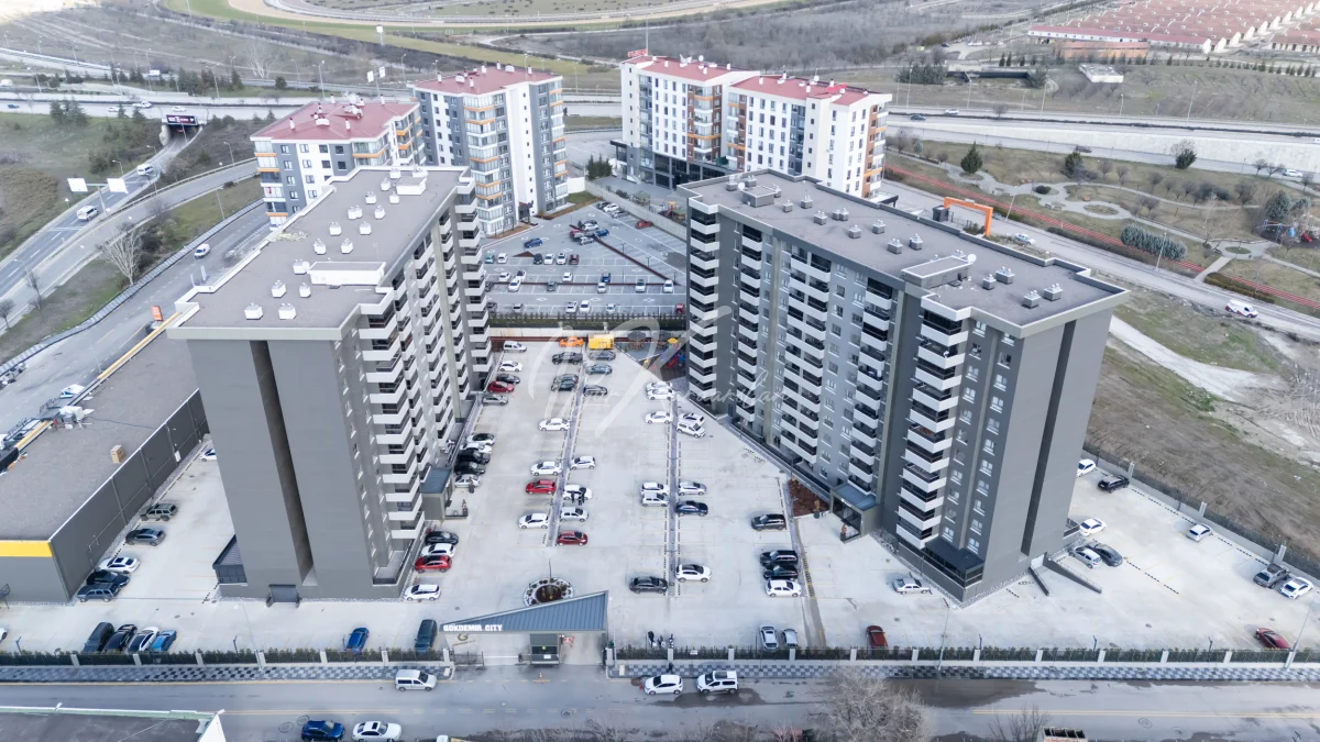 GÖKDEMİR CİTY'DE SATILIK CAM BALKONLU 1+1 DAİRE